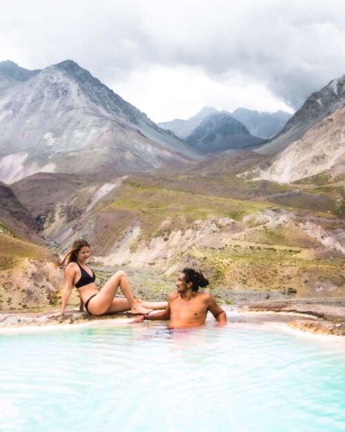 Piscoandbier at Termas Valle de Colina hot springs in Cajón del Maipo near Santiago