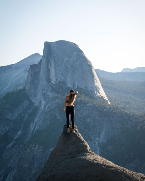 Best photo spots in Yosemite: Sunrise at Glacier Point with view of Half Dome